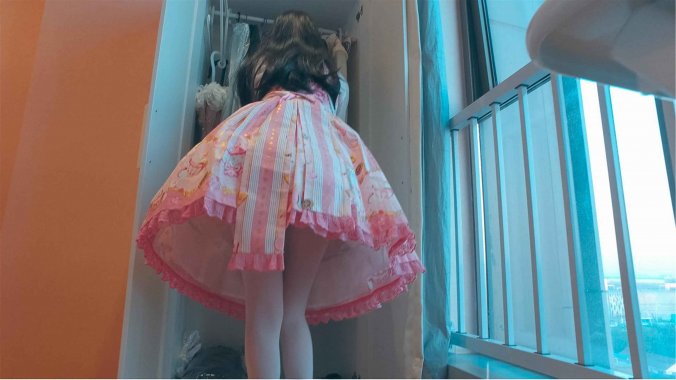 福利姬木花琳琳是勇者  Lolita换JK [33P]